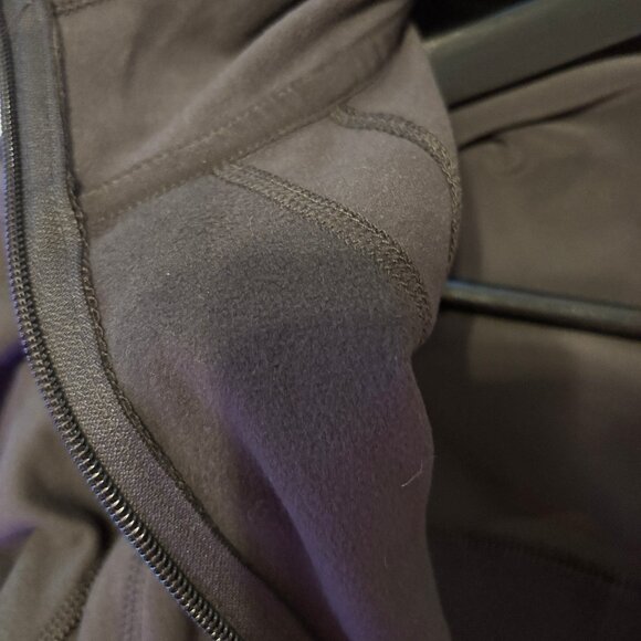 Active Jacket - Picture 3 of 11